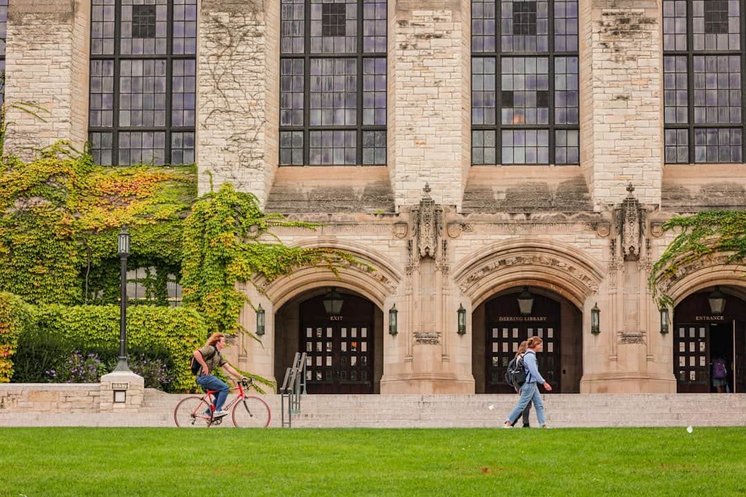 Top 20 Best Graduate School Scholarships in 2025